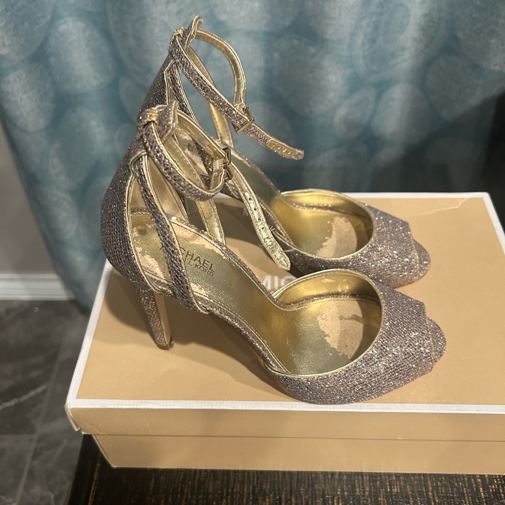 Michael KORS Silver Glitter Women's Heels - Picture 6 of 12